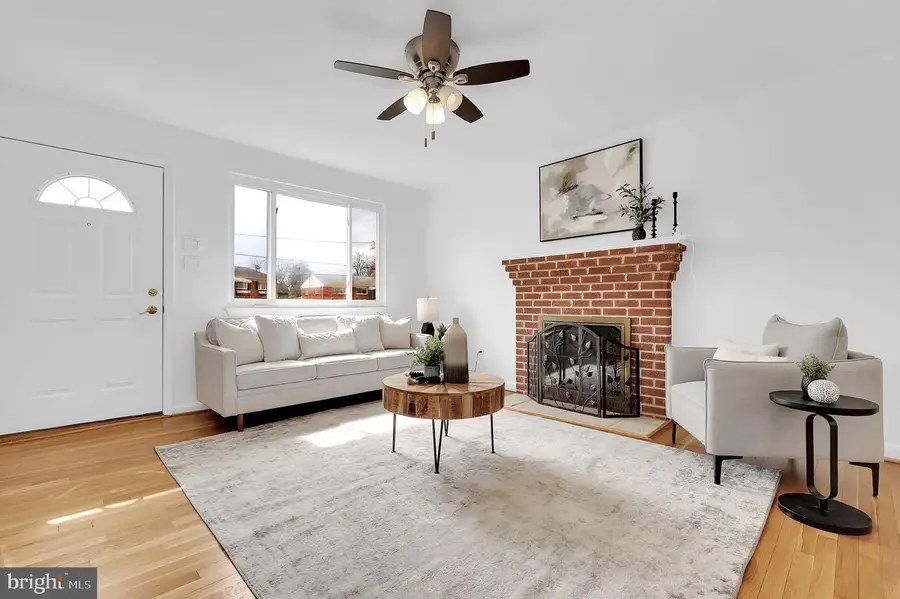 4607 Harlan St, Rockville, MD 20853 - #3