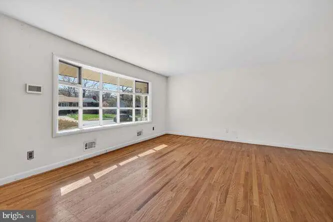 405 Woodland Rd, Gaithersburg, MD 20877 - #3