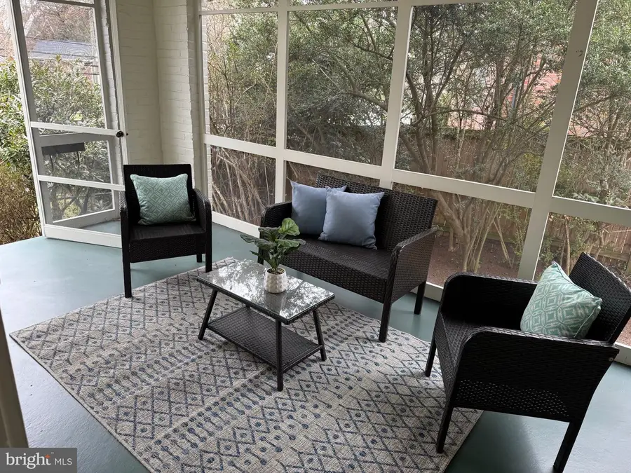 402 Dale Dr, Silver Spring, MD 20910 - #2