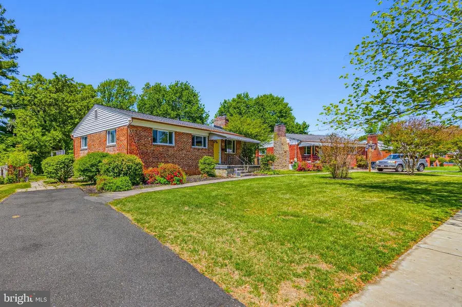 4611 Harlan St, Rockville, MD 20853 - #3