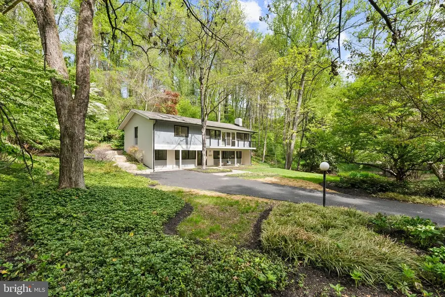 8201 Hamilton Spring Ct, Bethesda, MD 20817 - #3