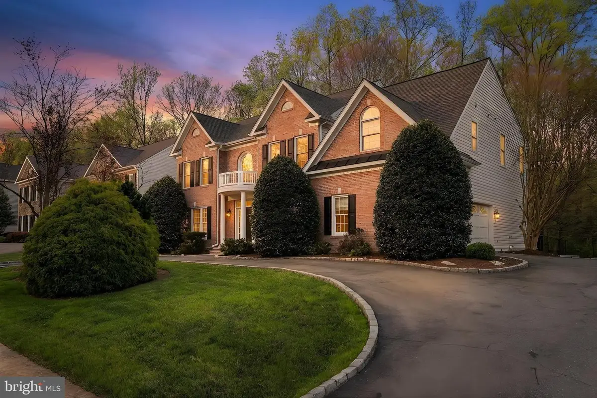 15816 Thistlebridge Dr, Rockville, MD 20853 - #1