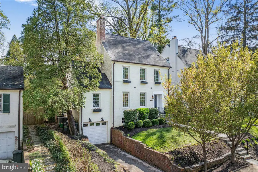 4214 Oakridge Ln, Chevy Chase, MD 20815 - #3