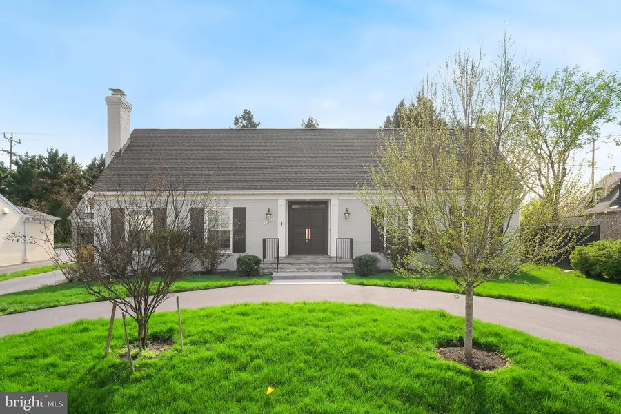 11005 Luxmanor Rd, North Bethesda, MD 20852 - #2