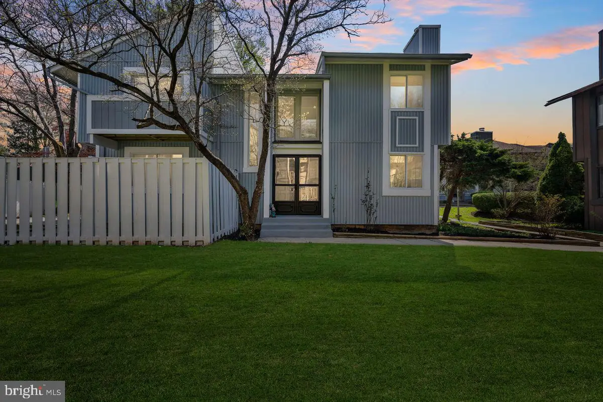 18444 Stone Hollow Dr, Germantown, MD 20874 - #1