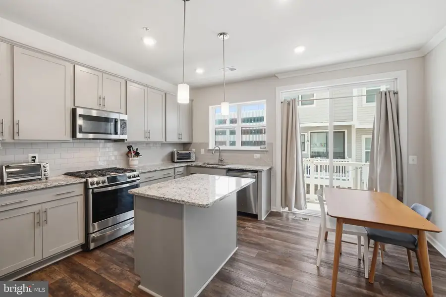 8150 Tompkins St, Rockville, MD 20855 - #3