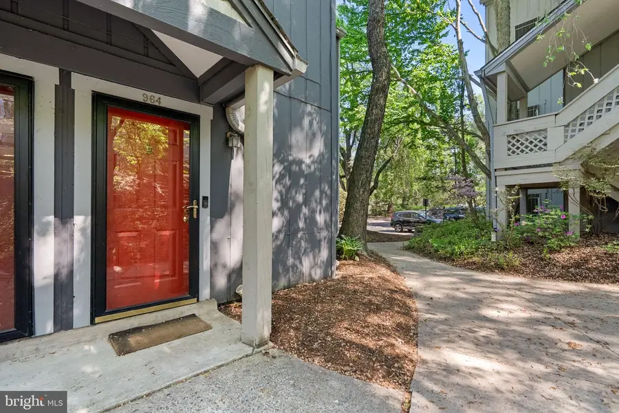 964 Windbrooke Dr #964, Gaithersburg, MD 20879 - #3