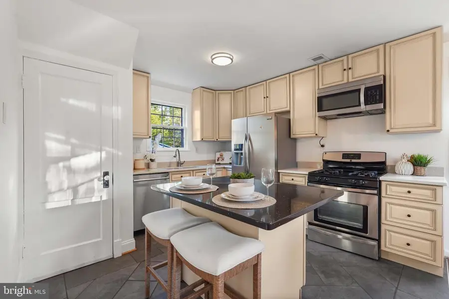 1910 Elkhart St, Silver Spring, MD 20910 - #3