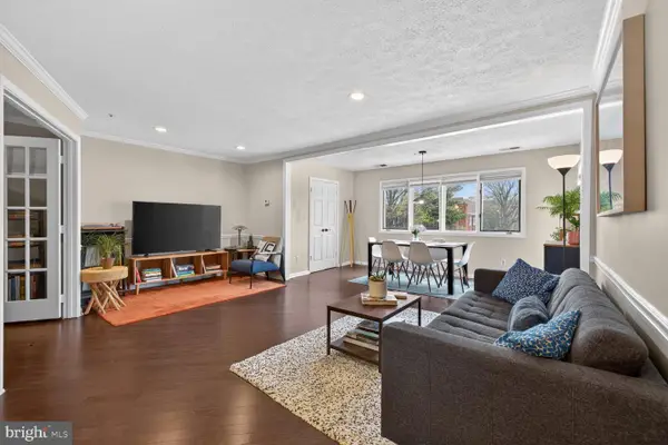 8 Russell Ave #206, GAITHERSBURG, MD 20877