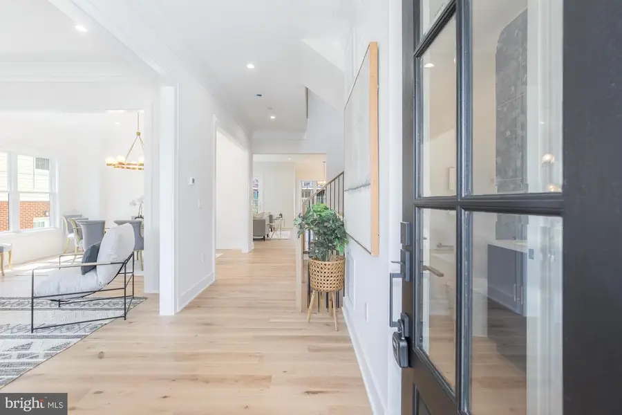 8806 Walnut Hill Rd, Chevy Chase, MD 20815 - #3