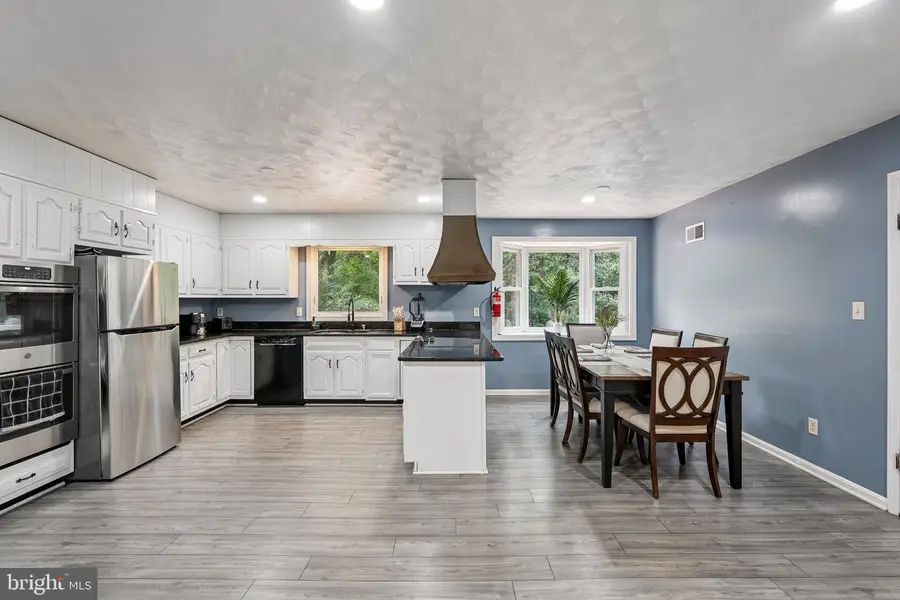 8304 Mariner Ct, Gaithersburg, MD 20882 - #3