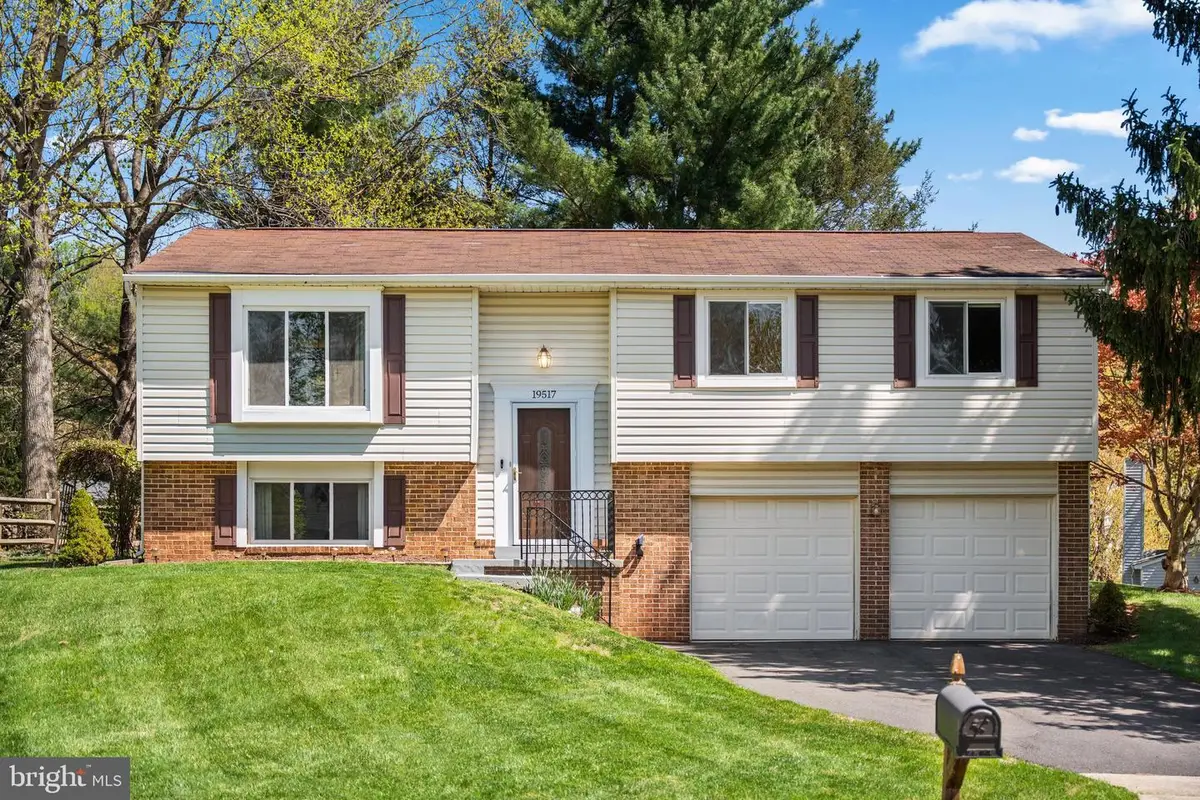19517 Laguna Dr, Gaithersburg, MD 20879 - #1