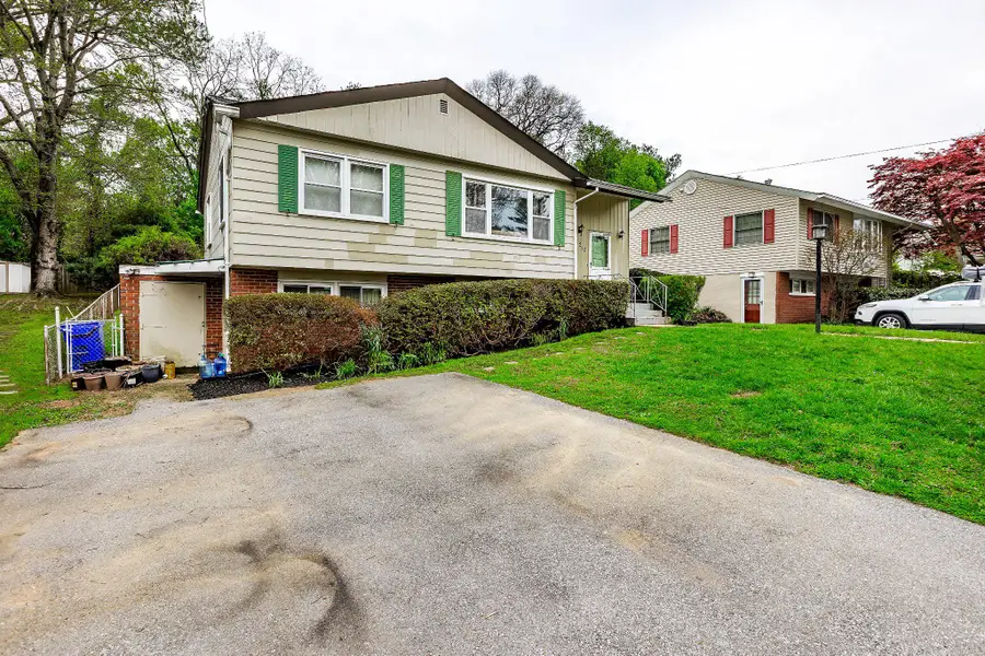 210 Hardy Pl, Rockville, MD 20852 - #3