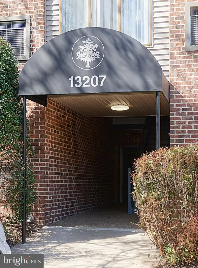 13207 Chalet Dr #104, Germantown, MD 20874 - #1