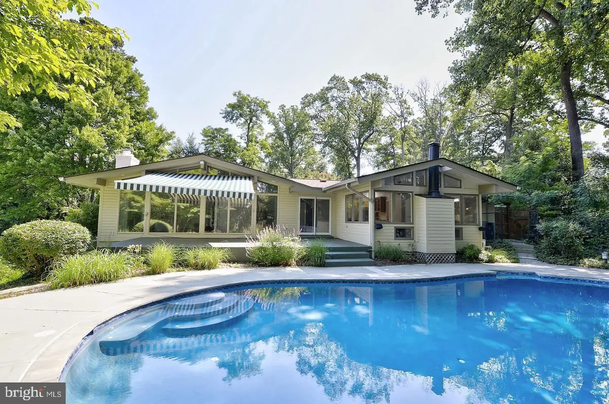 7104 Oak Forest Ln, Bethesda, MD 20817 - #1