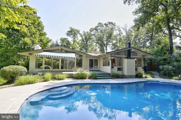 7104 Oak Forest Ln, BETHESDA, MD 20817