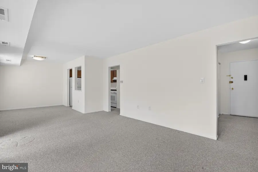 862 College Pkwy #202, Rockville, MD 20850 - #3