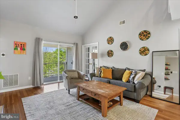 11828 Eton Manor Dr #301, GERMANTOWN, MD 20876