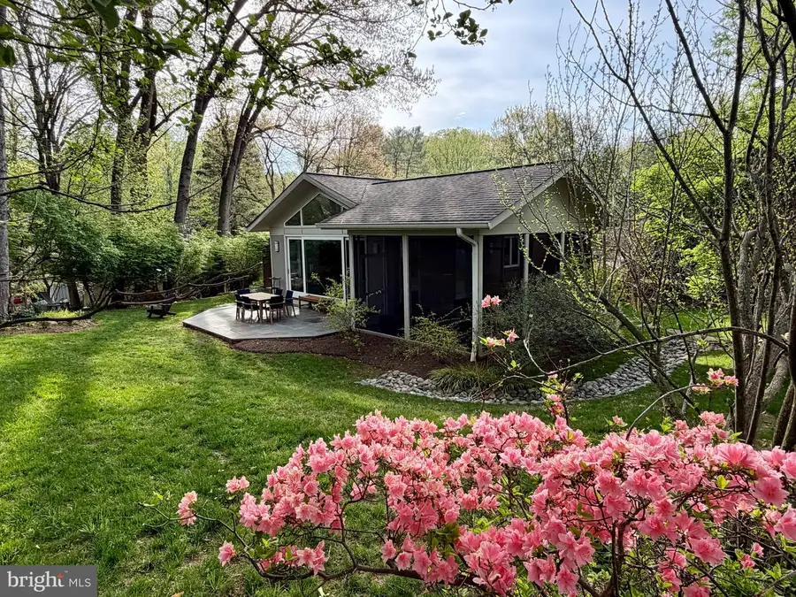 8213 Stone Trail Dr, Bethesda, MD 20817 - #3