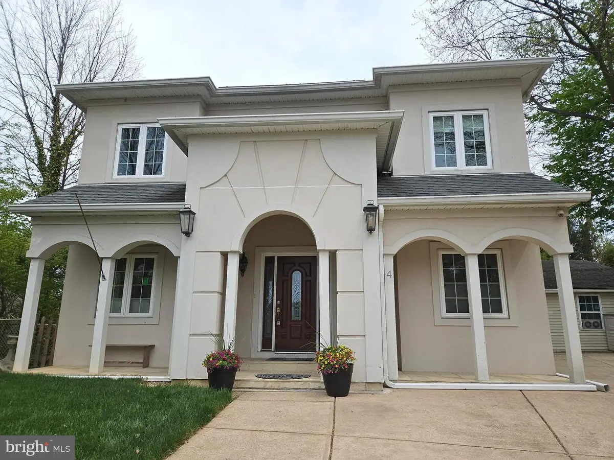 4 Burgundy Ct, Rockville, MD 20850 - #1