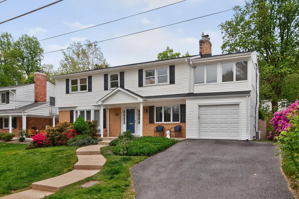 3600 Faircastle Dr, Chevy Chase, MD 20815 - #1