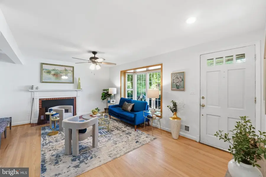 9223 Adelaide Dr, Bethesda, MD 20817 - #3