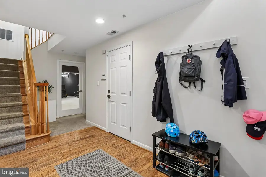 19 Blue Hosta Way, Rockville, MD 20850 - #3