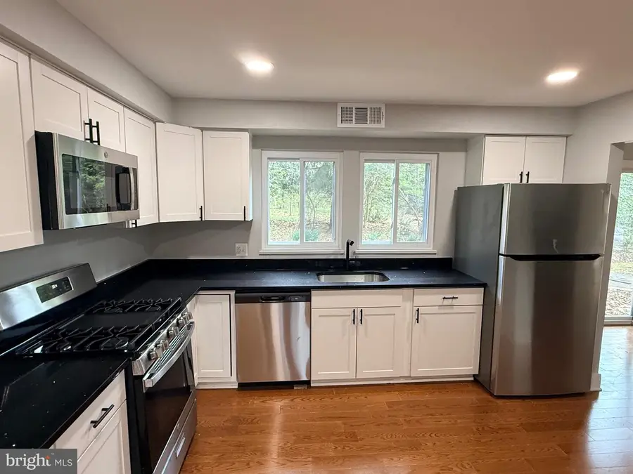 3 Don Mills Ct, Rockville, MD 20850 - #2