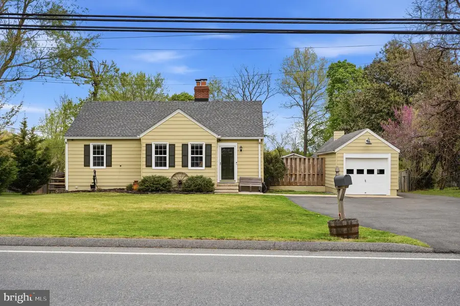 23725 Woodfield Rd, Gaithersburg, MD 20882 - #2