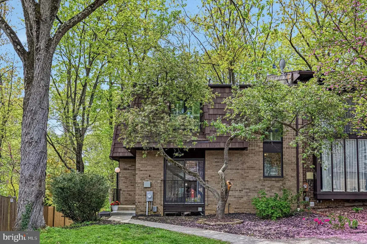 8042 Inverness Ridge Rd, Potomac, MD 20854 - #1