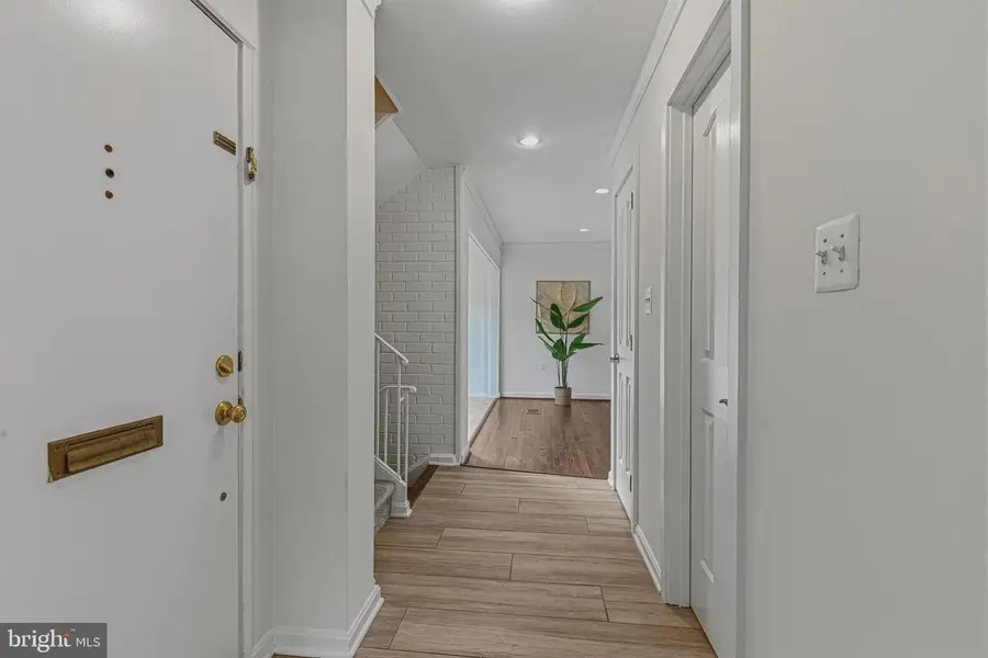 8042 Inverness Ridge Rd, Potomac, MD 20854 - #2