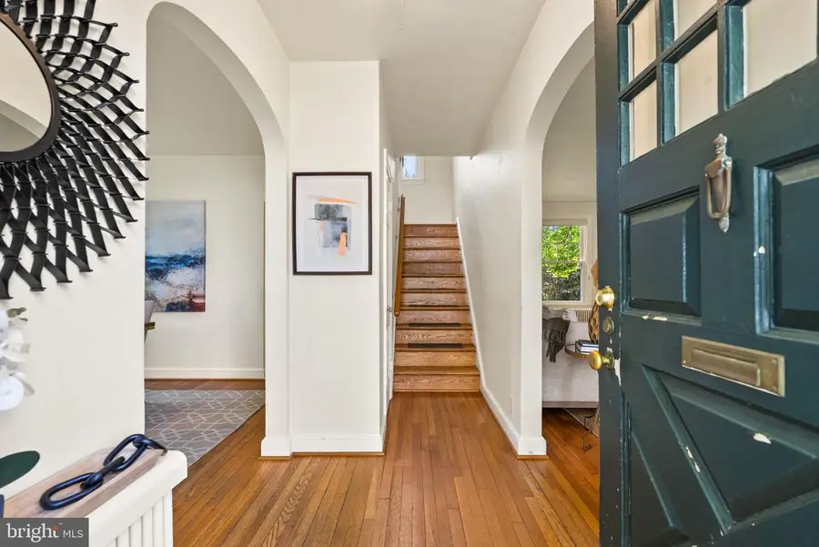 8009 Maple Ridge Rd, Bethesda, MD 20814 - #2