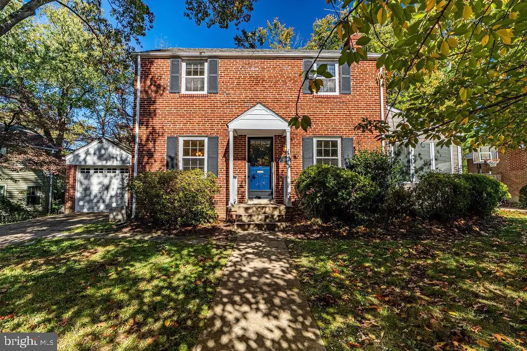 4505 Conifer Ln, Bethesda, MD 20814 - #1