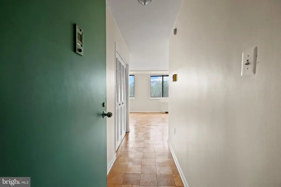 10401 Grosvenor Pl #708, Rockville, MD 20852 - #2