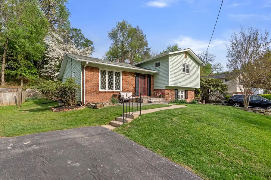 818 Cabin John Pkwy, Rockville, MD 20852 - #2