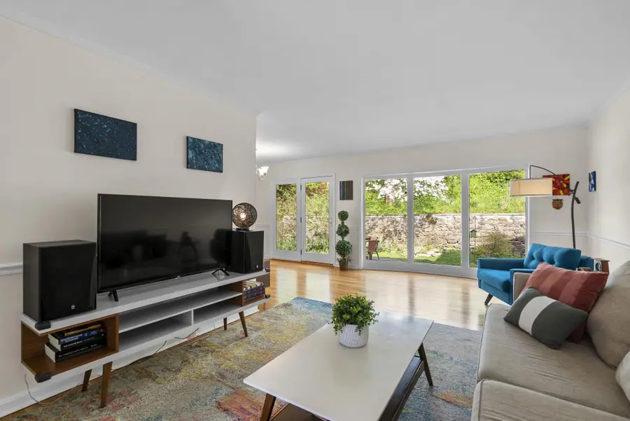 818 Cabin John Pkwy, Rockville, MD 20852 - #3