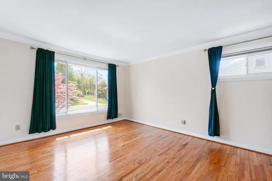 14236 Chadwick Ln, Rockville, MD 20853 - #2