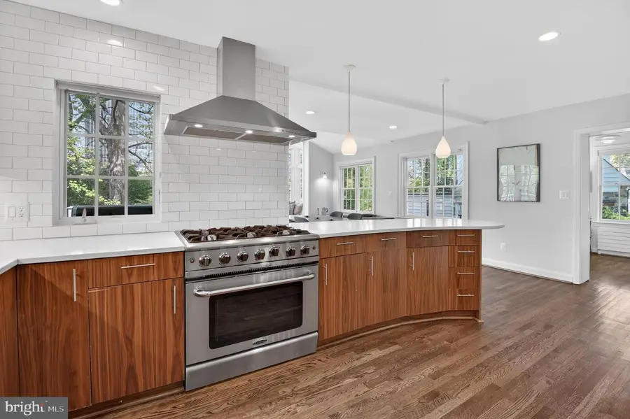 4225 Oakridge Ln, Chevy Chase, MD 20815 - #2