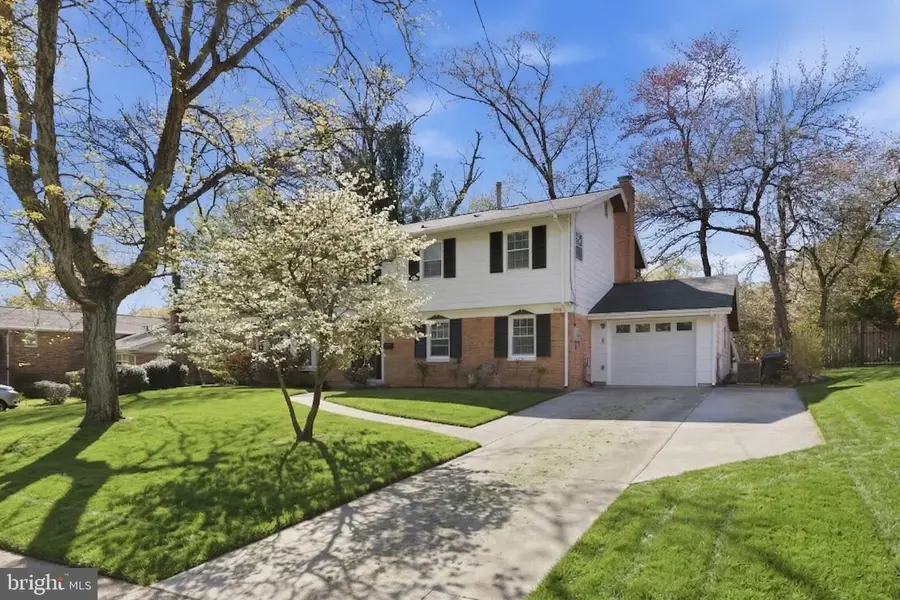 11910 Tildenwood Dr, Rockville, MD 20852 - #2