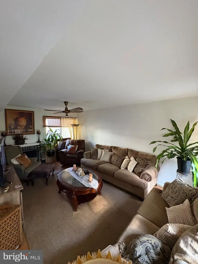 18484 Stone Hollow Dr, Germantown, MD 20874 - #3