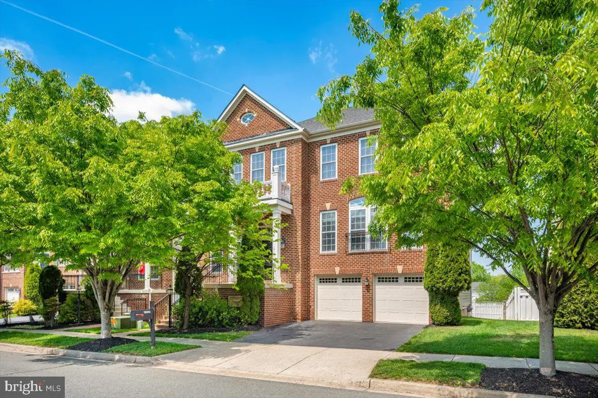 11117 Potomac Oaks Dr, Rockville, MD 20850 - #1