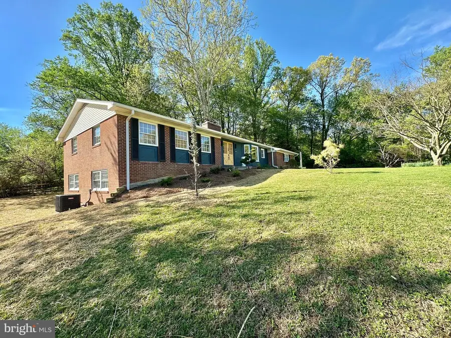 17821 Pond Rd, Ashton, MD 20861 - #2