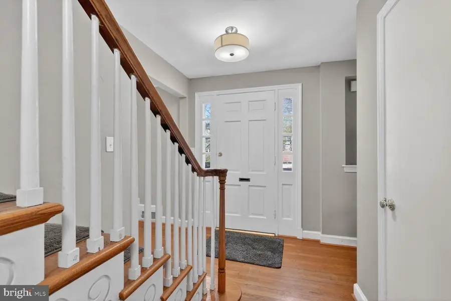 7215 Rollingwood Dr, Chevy Chase, MD 20815 - #3