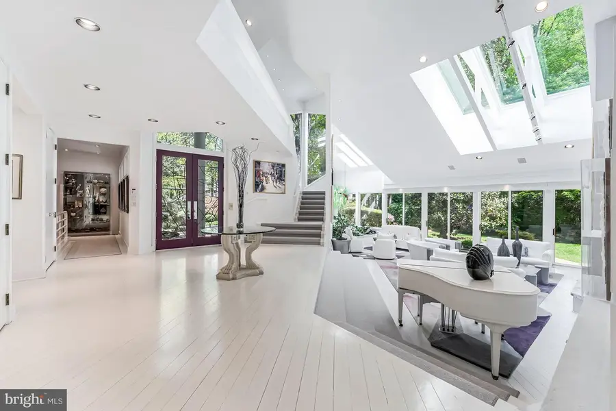 9 Oaklyn Ct, Potomac, MD 20854 - #2