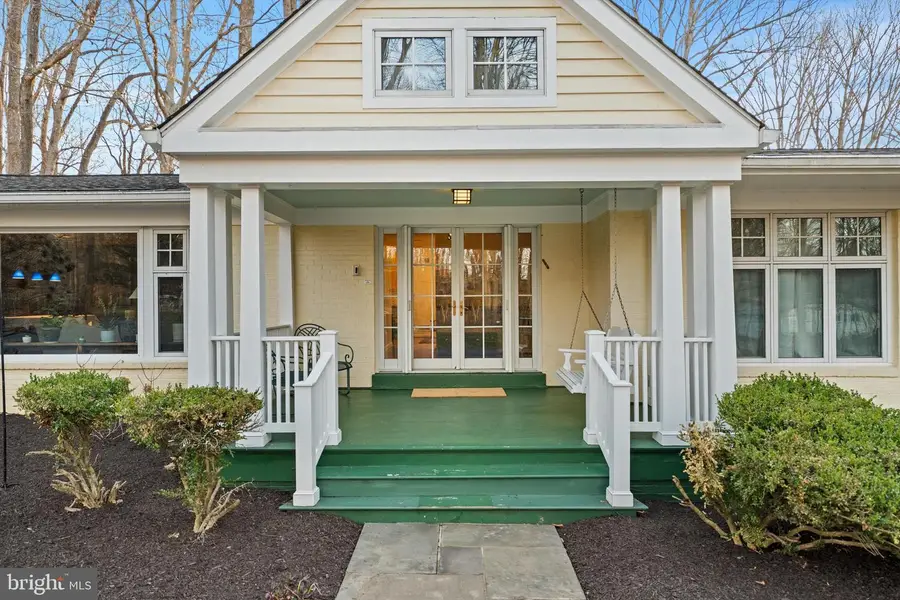 8505 Horseshoe Ln, Potomac, MD 20854 - #2