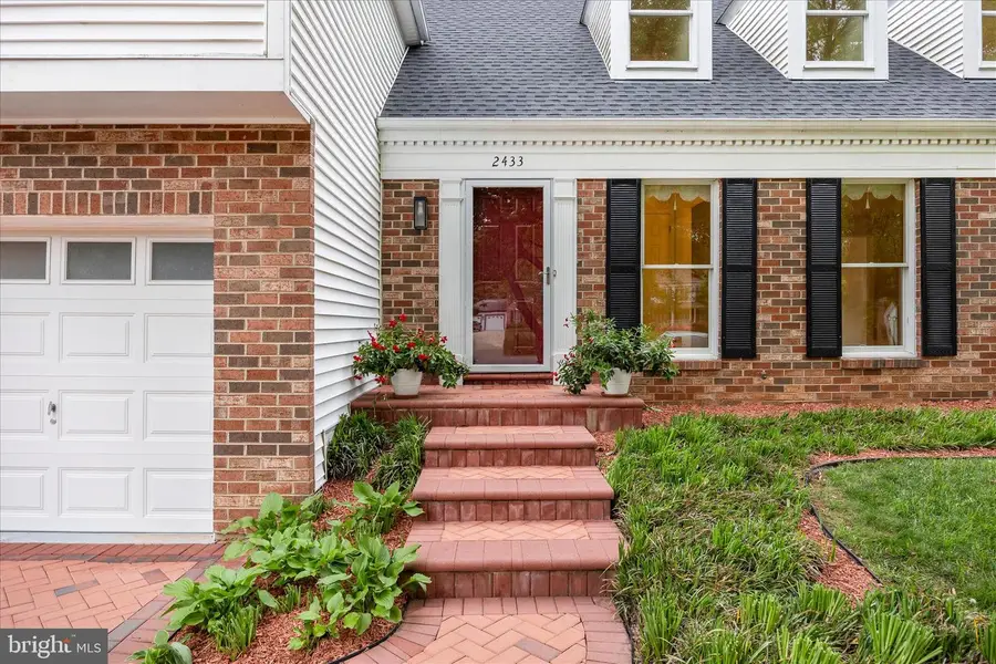 2433 Henslowe Dr, Rockville, MD 20854 - #2
