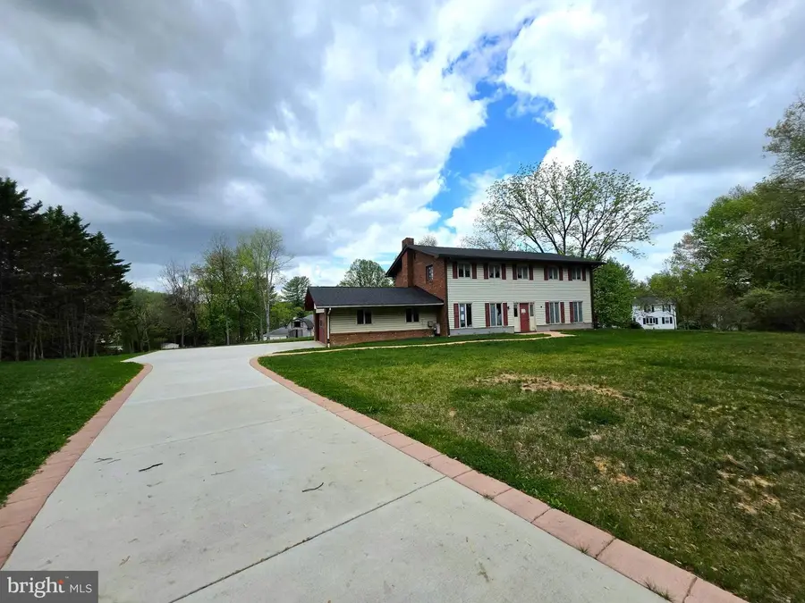 21010 Delta Dr, Gaithersburg, MD 20882 - #3