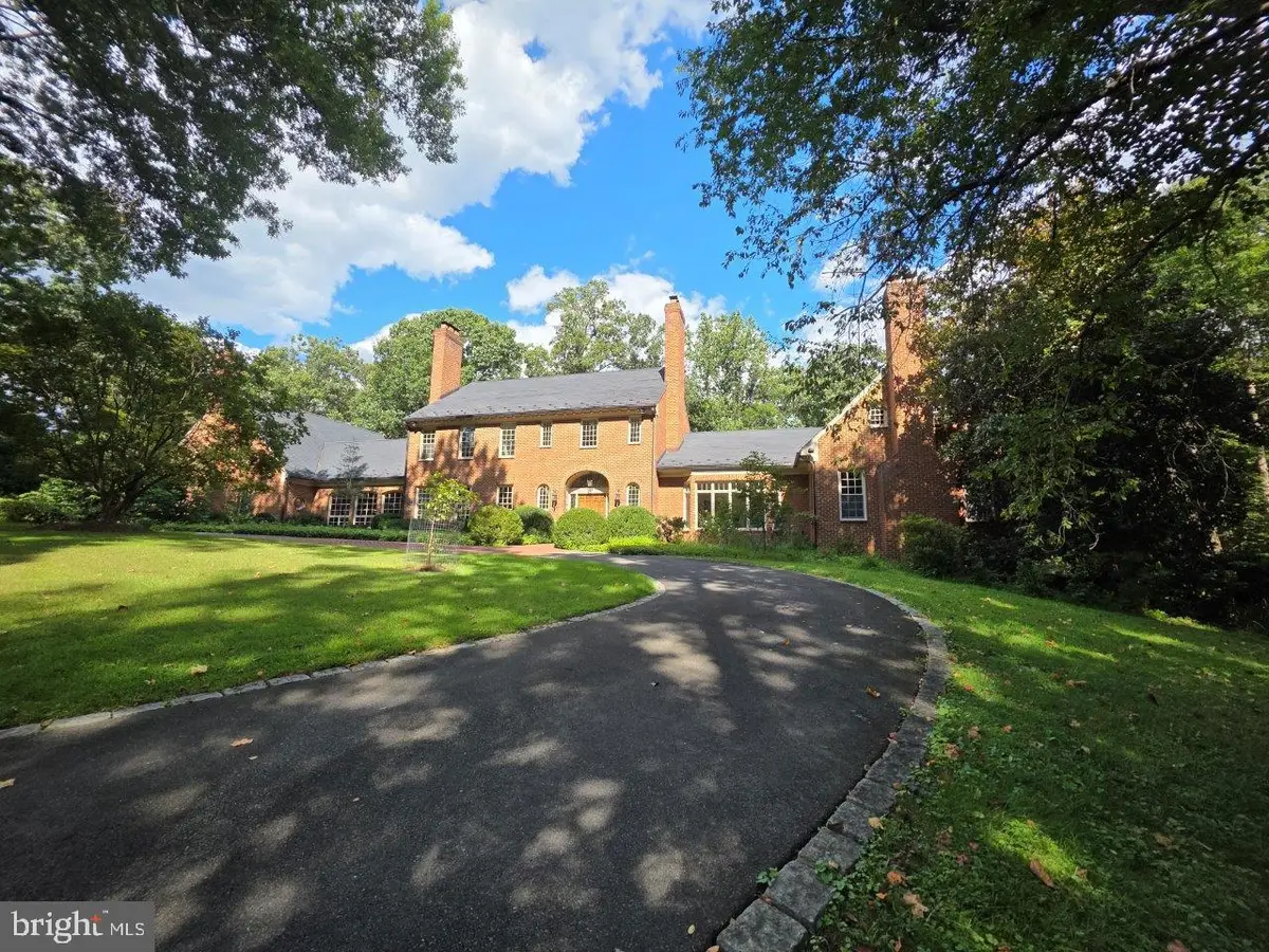 19 Piney Glen Ct, Potomac, MD 20854 - #1