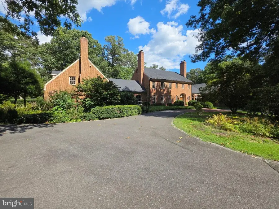 19 Piney Glen Ct, Potomac, MD 20854 - #2