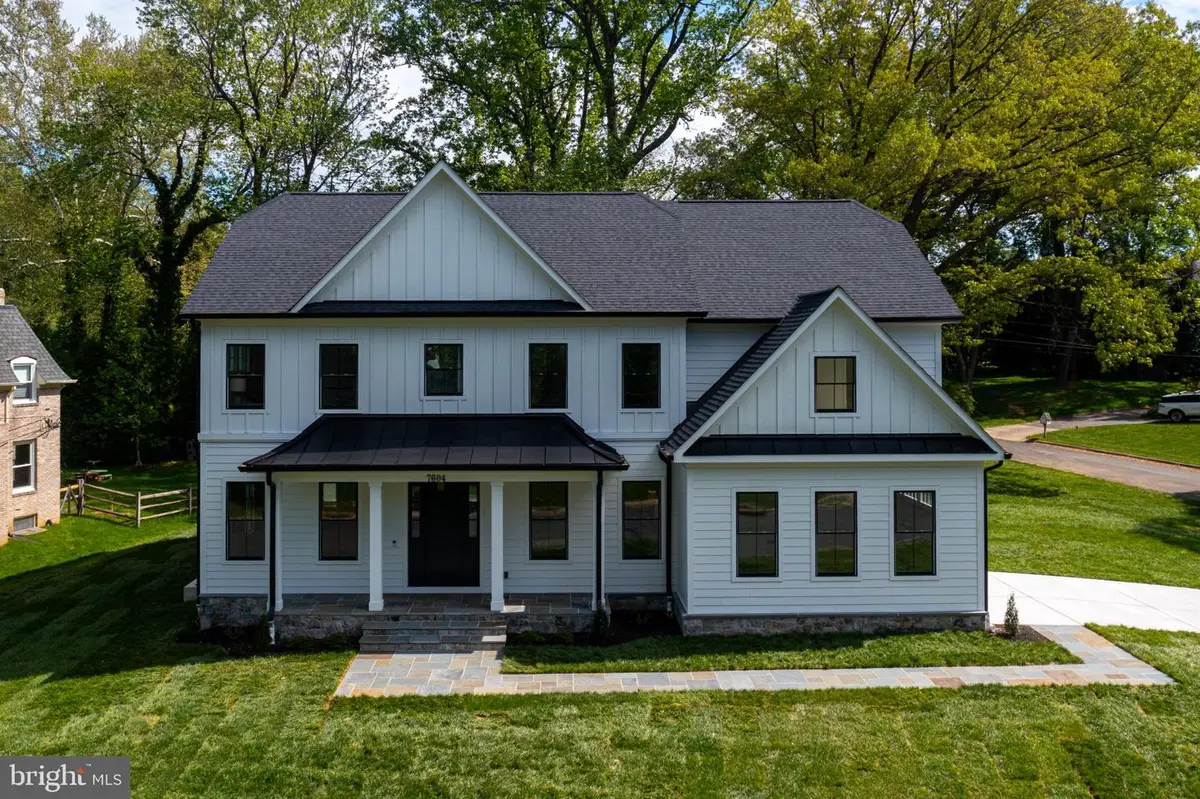 7604 Charleston Dr, Bethesda, MD 20817 - #1
